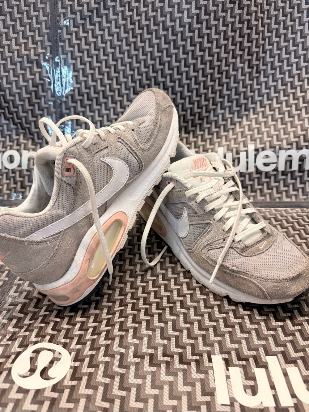Nike Women's Light Gray & Pale Pink Air-Enhanced Running Sneakers